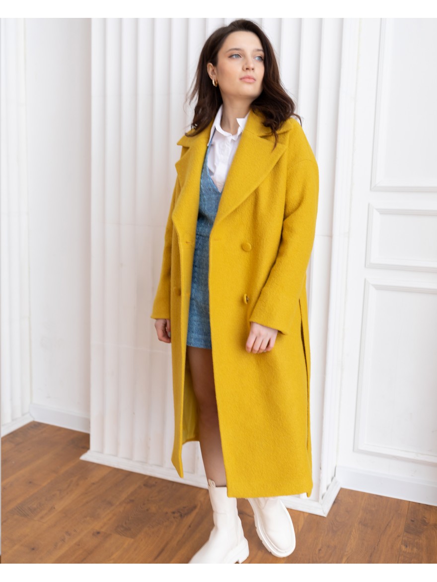 Довге жіноче пальто з поясом 4 ґудзика, жовте